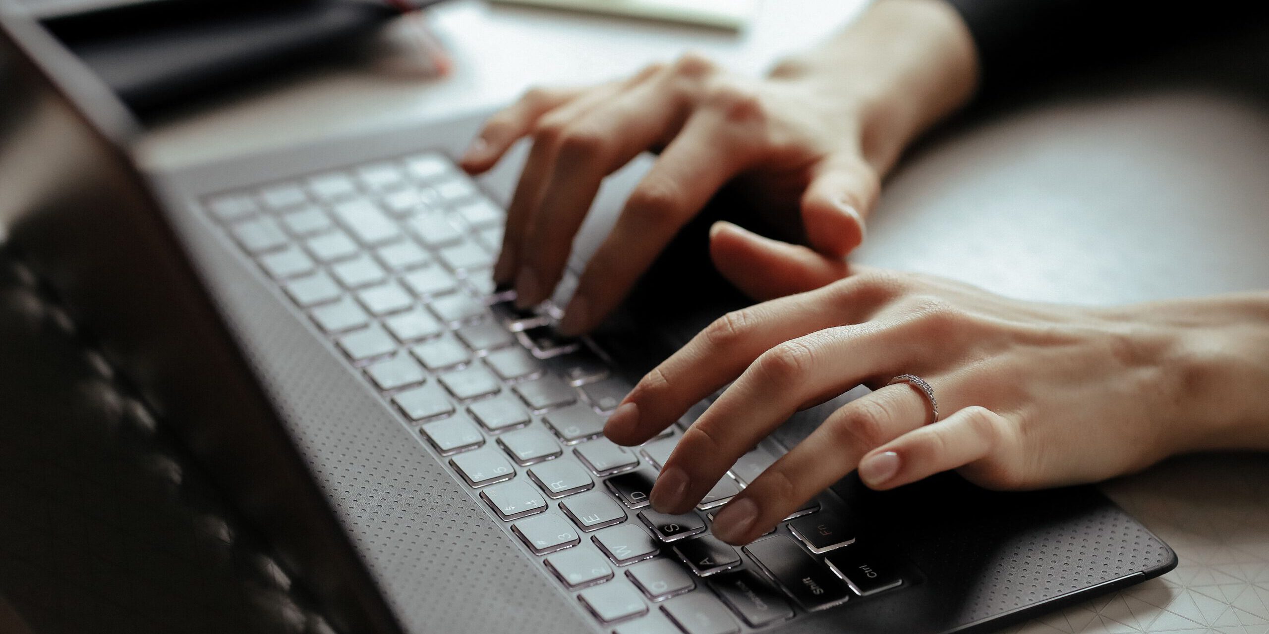 Presupuesto SEO en Valencia – usando el ordenador presupuesto posicionamiento seo valencia - usando el ordenador