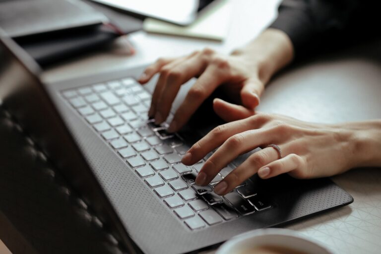 Presupuesto SEO en Valencia – usando el ordenador presupuesto posicionamiento seo valencia - usando el ordenador
