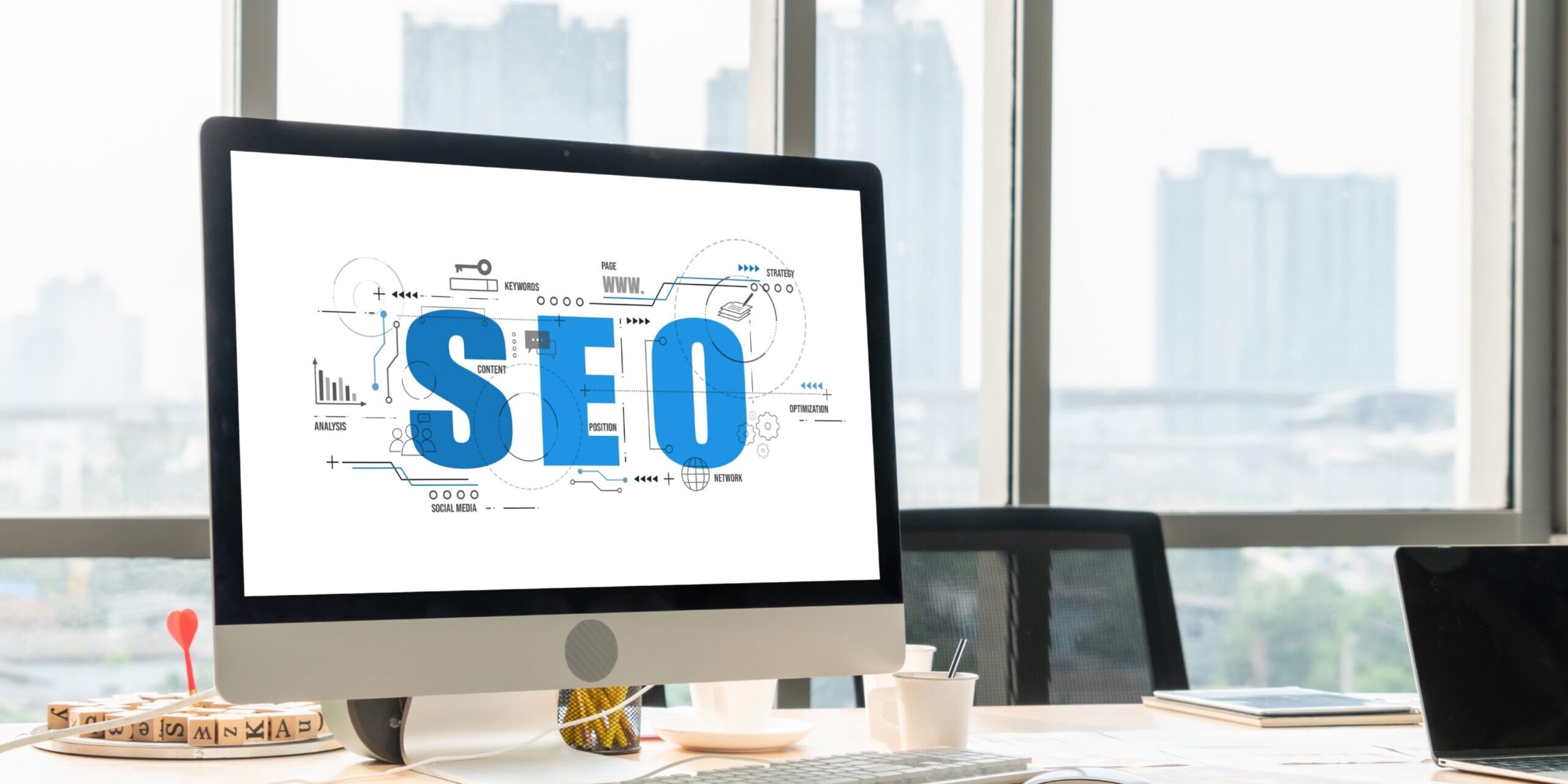 tarifas SEO en Valencia – pc con portada SEO blanco azul tarifas SEO en Valencia - pc con portada SEO blanco azul